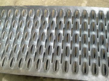 China Versatile Multifunction Anti Skid Metal Plate For Walkway / Stairs / Flooring supplier