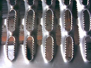 China Light Weight Anti Skid Metal Plate / Anti Slip Metal Stair Treads supplier