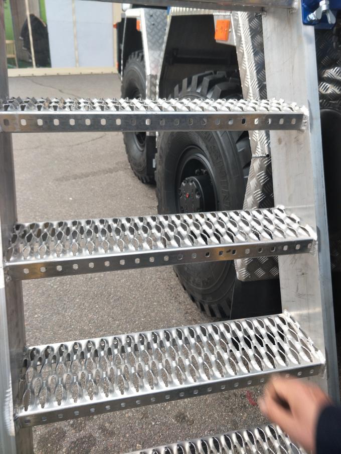 304 Stainless Steel Crocodile Jaw Anti Slip Metal Plate Grip Strut For Stair Treads