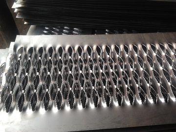China Aluminum / Galvanized / Stainless Steel Anti Slip Stair Treads For Stair And Floor Use supplier