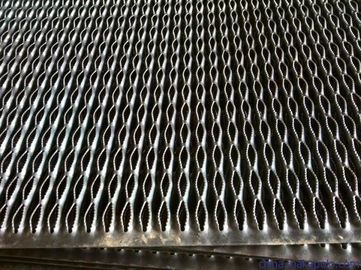 China Perforated Safety Grating Walkway Anti Skid Metal Plate With Crocodile Mouth Hole supplier