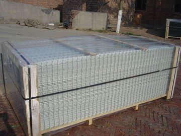 China 4x4 Hot Dipped Galvanized Welded Wire Mesh Panels For Mine Sieving Industry supplier