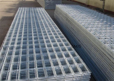 China Professional Galvanized Welded Wire Mesh Panels 14 Gauge For Rabbit Cage Floor supplier